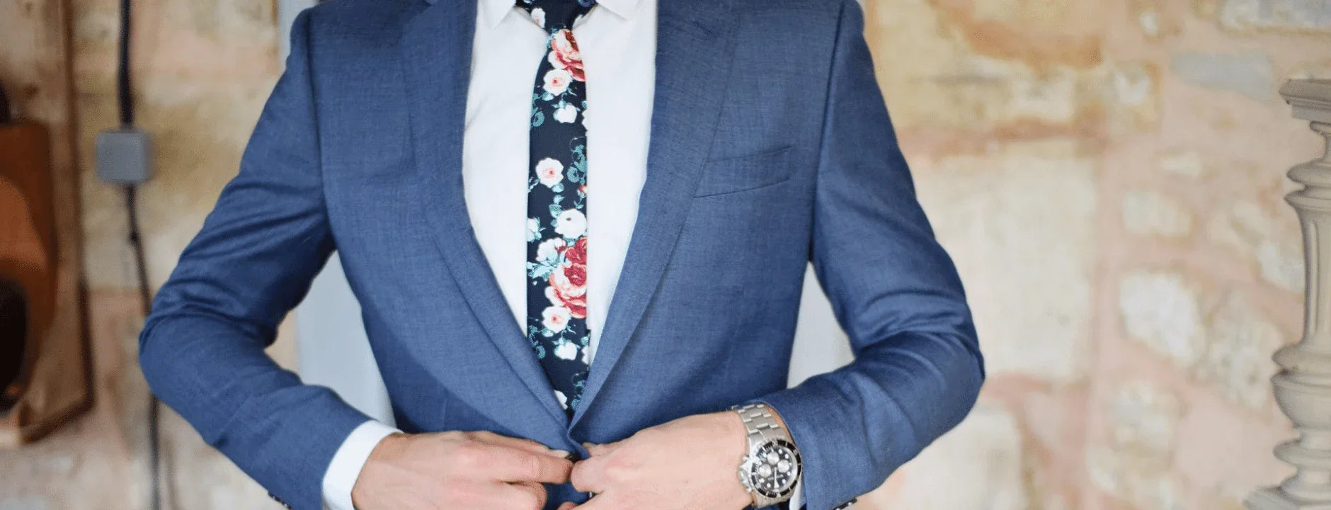 Choosing the Perfect Floral Tie for Weddings: Tips for Grooms and Groomsmen