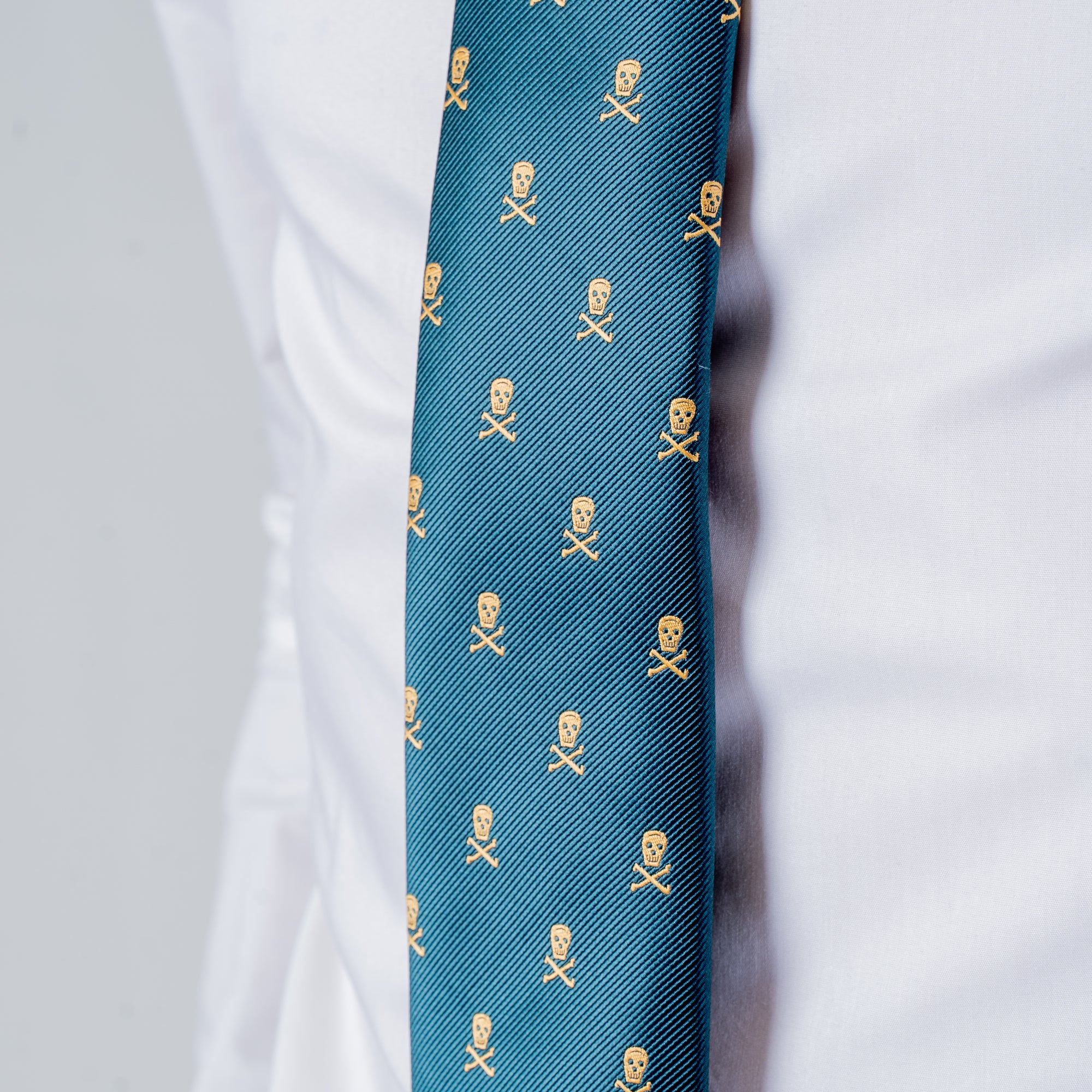 Green &amp; Gold Skull Crest - Polyester Tie
