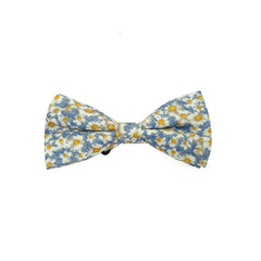Daisy Delight Men's Bow Tie featuring a delightful daisy pattern in high-quality cotton.